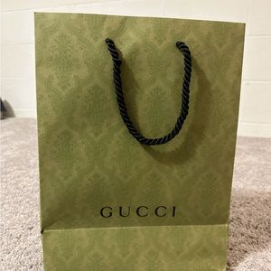 Gucci shopping bag